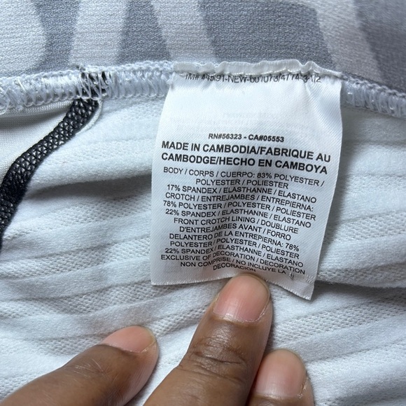 Nike Men's Gradient Black and White Boxer Briefs - Picture 6 of 8